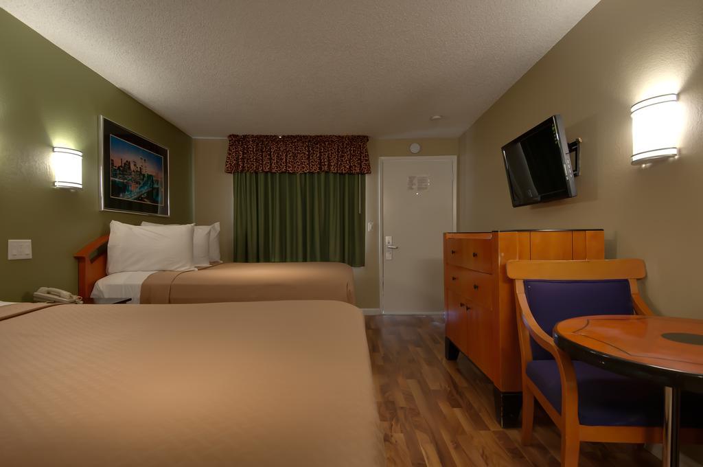 Vagabond Inn Bakersfield North Экстерьер фото